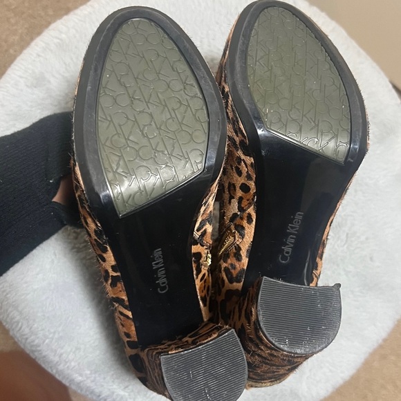 Calvin Klein Martha Leopard Haircalf Platform Booties Size 8 - Picture 6 of 7